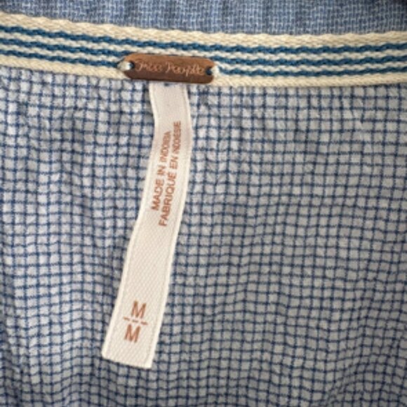 Free People Button Down Light Blue Shirt Size M - Picture 2 of 5